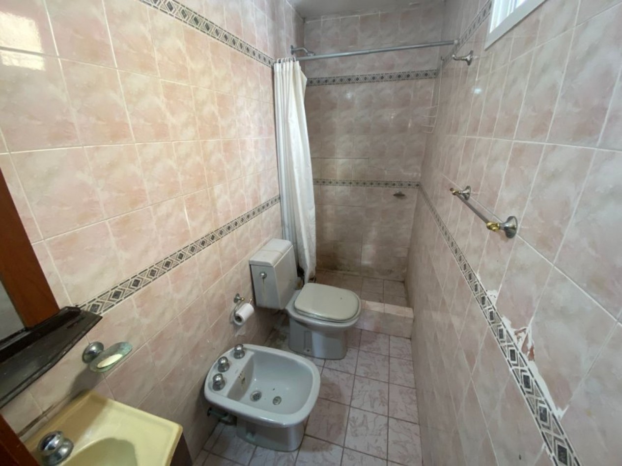 VENTA EN SANTA TERESITA, DUPLEX CERCA DEL MAR CON COCHERA Y GAS NATURAL