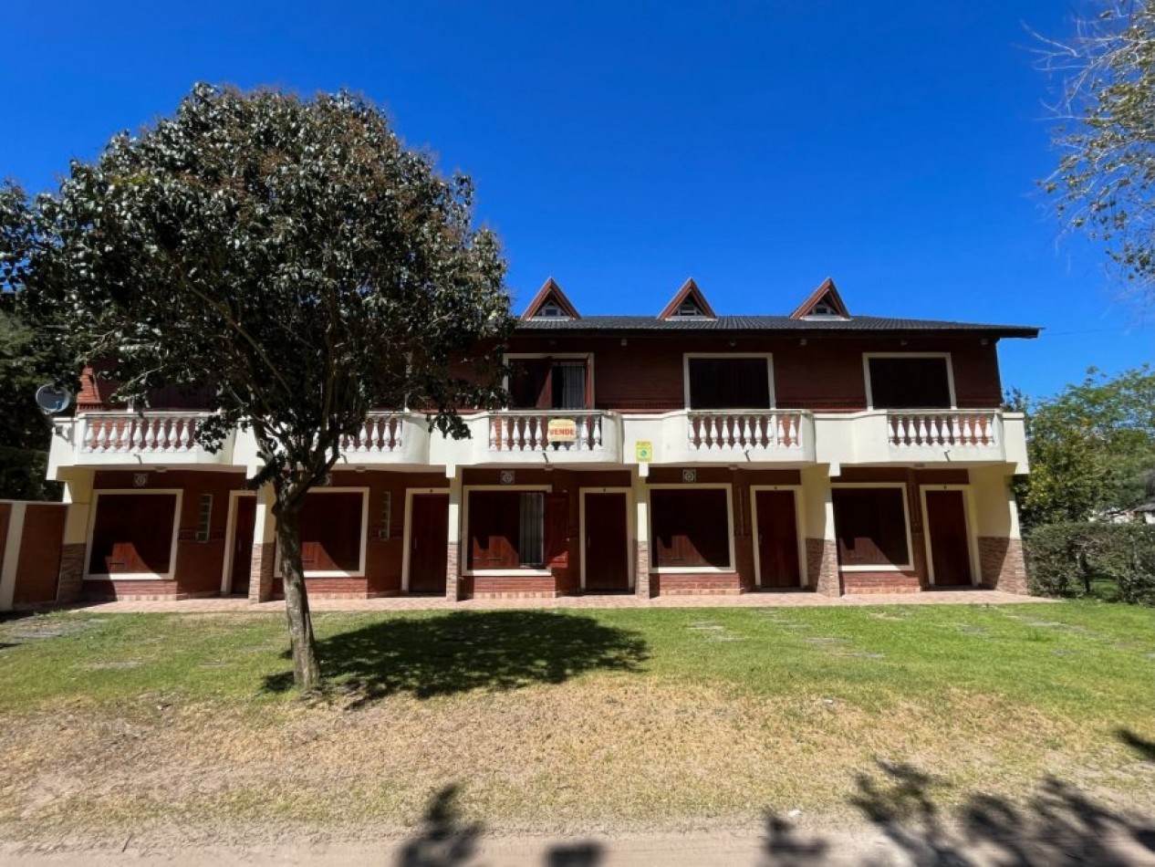 5 TRIPLEX C/DETALLES DE CATEGORIA 4 AMB, EXCELENTE UBICACION C/ PARQUE LIBRE