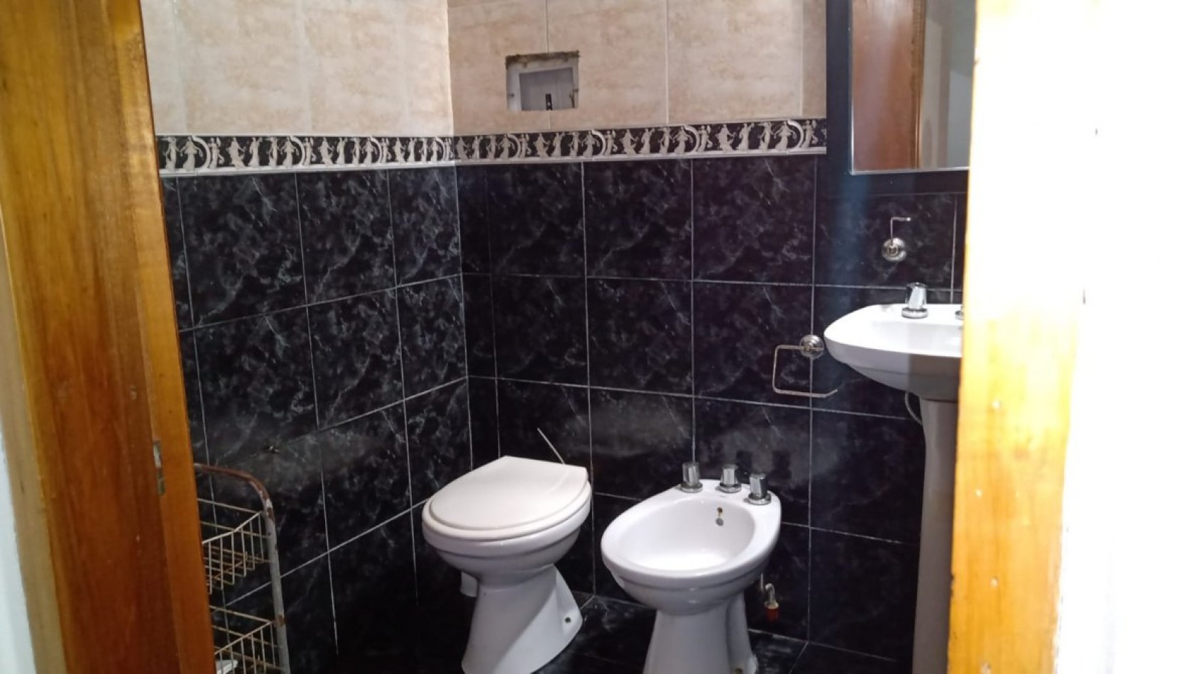 LOCAL 200M2 + DEPTO 4 AMBIENTES CON BALCON Y TERRAZA