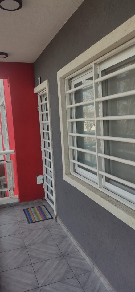 HERMOSO DEPARTAMENTO 3 AMBIENTE CON COCHERA