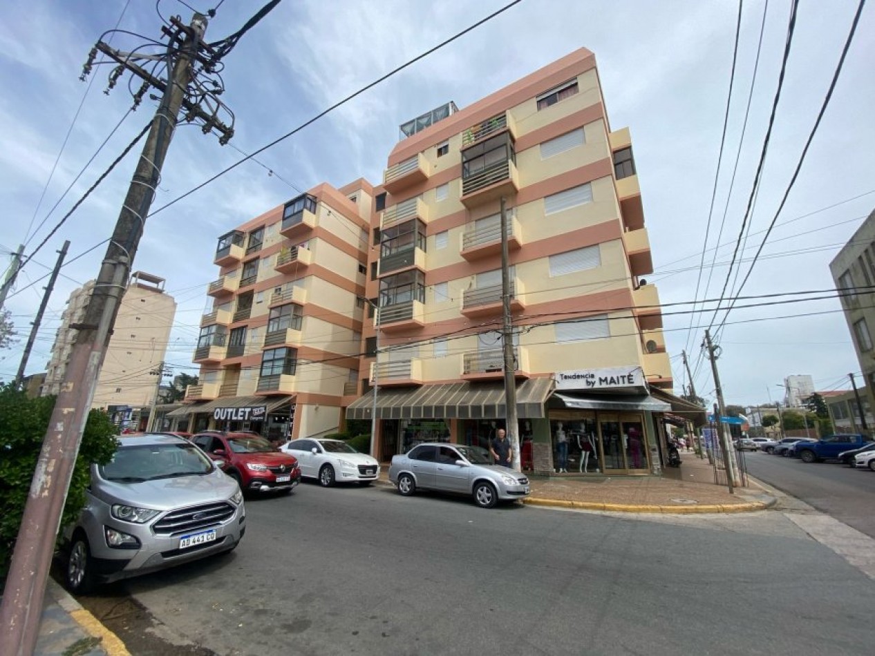 DEPARTAMENTO 2 AMBIENTES, EXCELENTE UBICACION