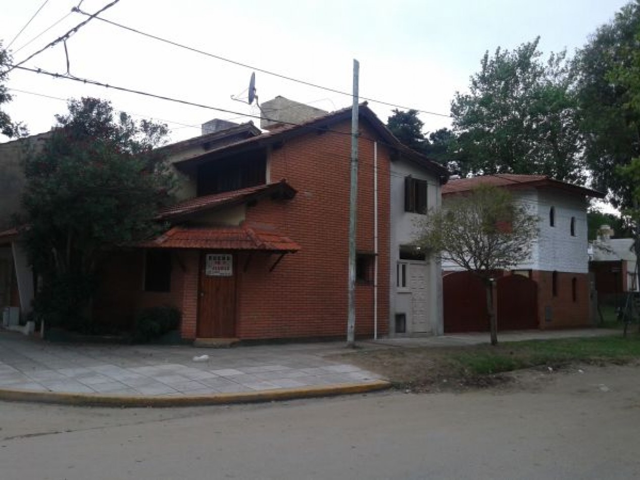 DUPLEX EXCELENTE UBICACION