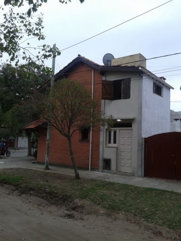 DUPLEX EXCELENTE UBICACION