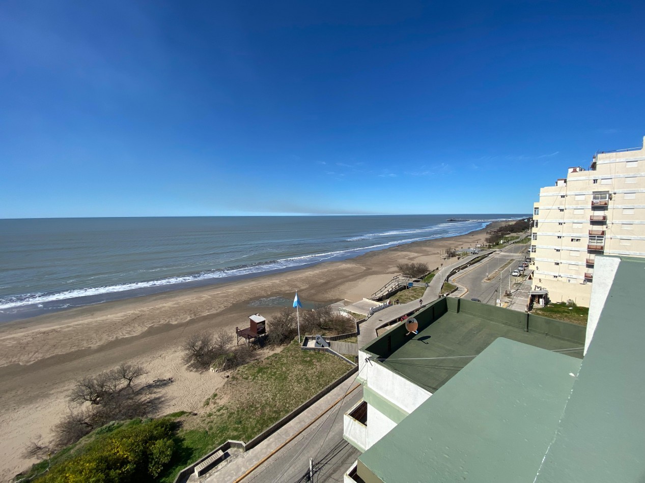 VENTA EN LA COSTA, DEPARTAMENTO CON GRAN TERRAZA PROPIA FRENTE AL MAR