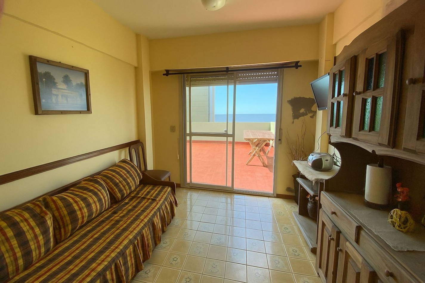 VENTA EN LA COSTA, DEPARTAMENTO CON GRAN TERRAZA PROPIA FRENTE AL MAR