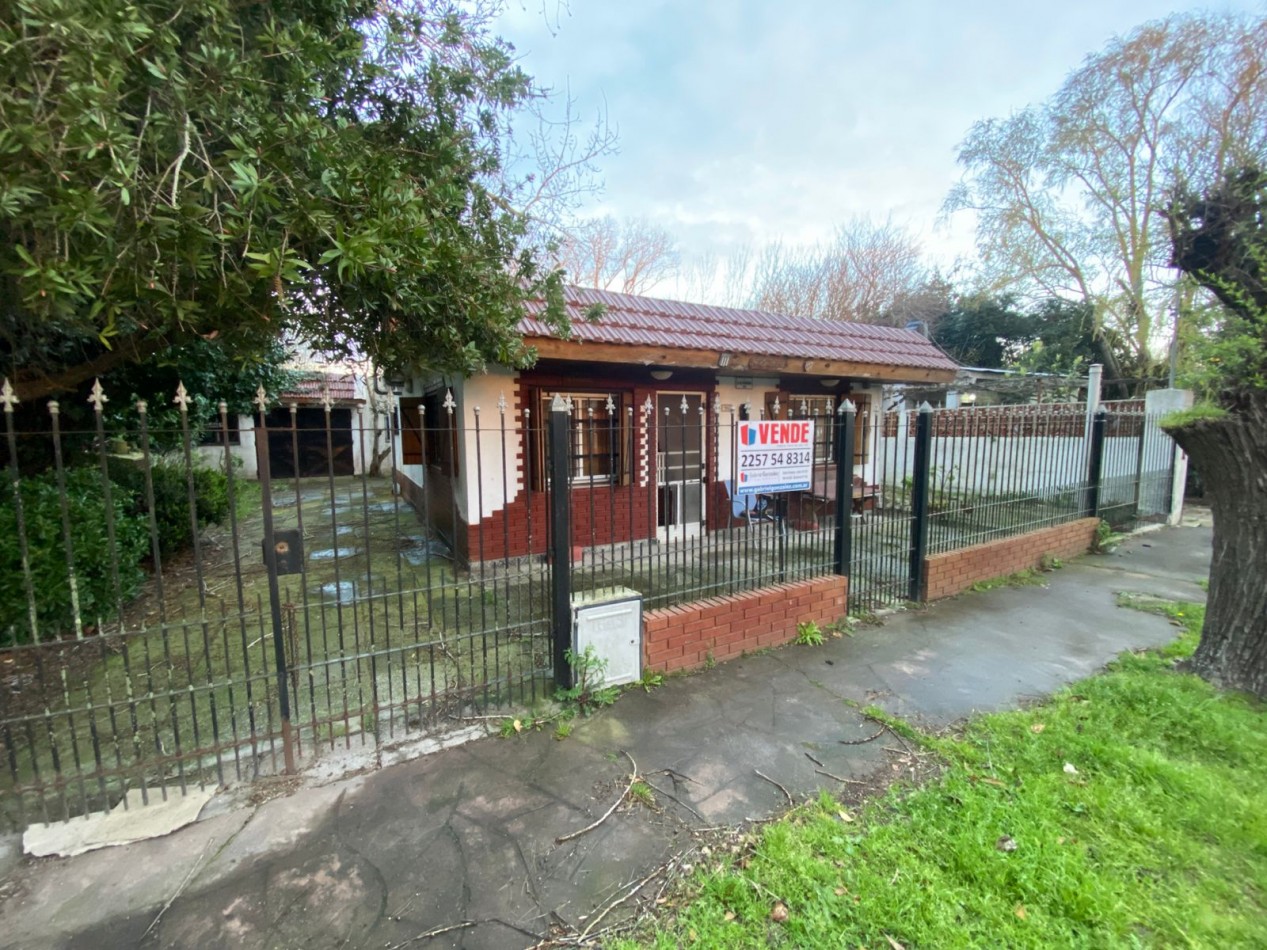 VENDO CASA EN LA COSTA, 3 AMBIENTES CON GAS NATURAL, OPORTUNIDAD