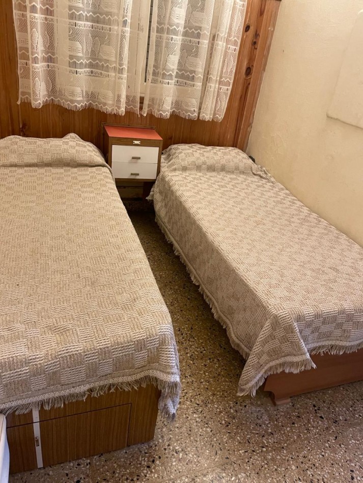 OPORTUNIDAD, CASA 3 AMBIENTES, EXCELENTE UBICACION A METROS DEL MAR