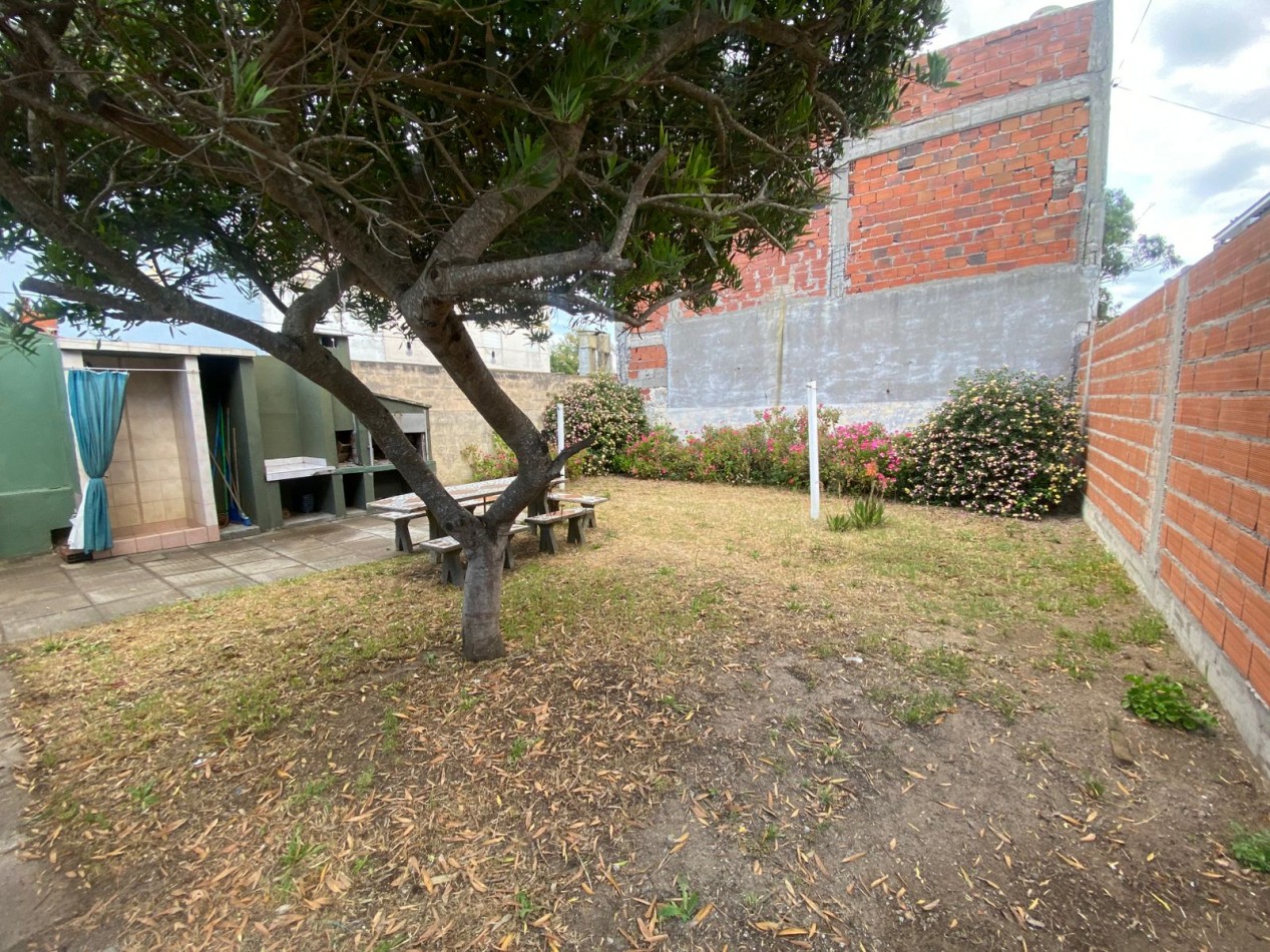 OPORTUNIDAD, CASA 3 AMBIENTES, EXCELENTE UBICACION A METROS DEL MAR