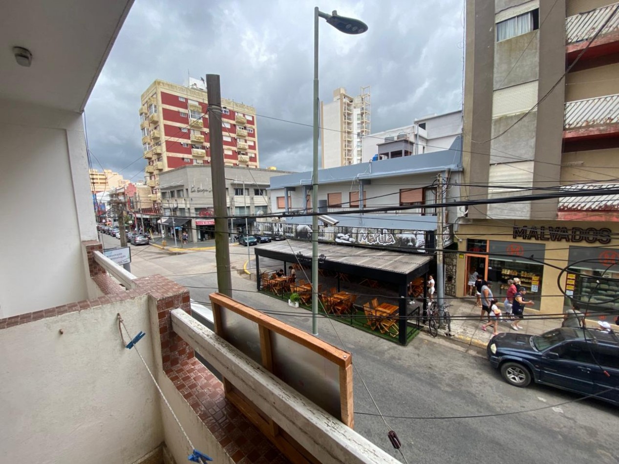 VENTA EN SANTA TERESITA, DEPARTAMENTO SOBRE PEATONAL