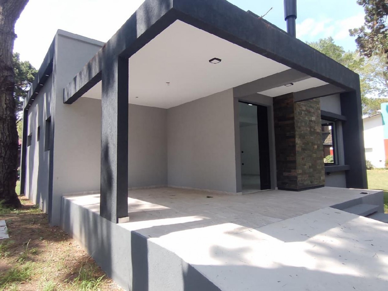 CASA EN VENTA EN COSTA DEL ESTE, A ESTRENAR