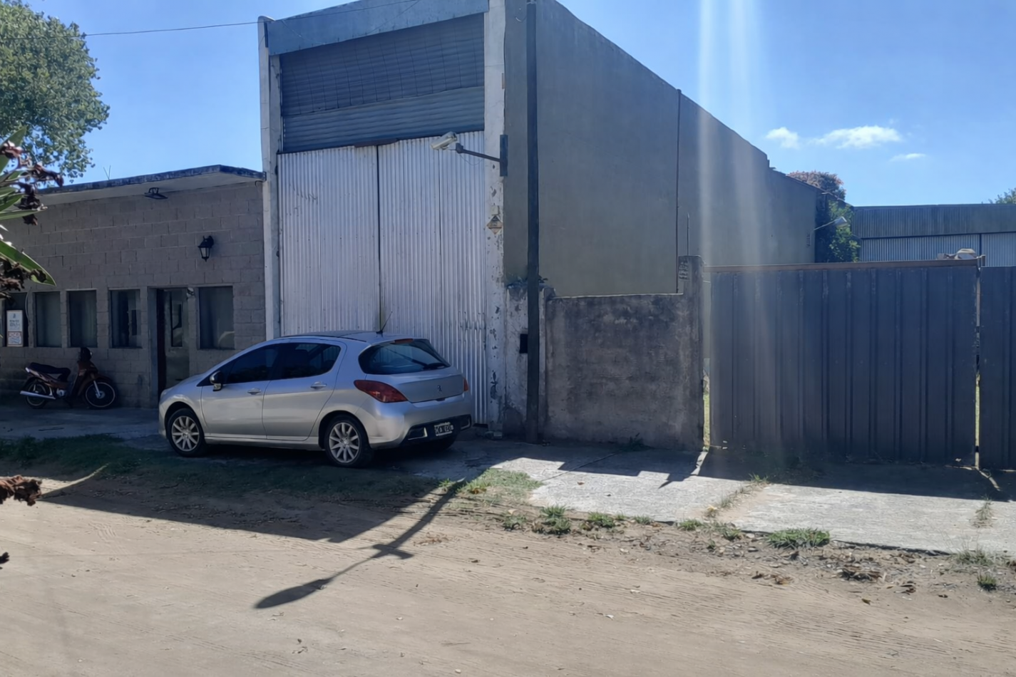 VENDO EN LA COSTA 2 DEPOSITOS EN BLOCK 900M2 (aprox.) C/ OFICINAS