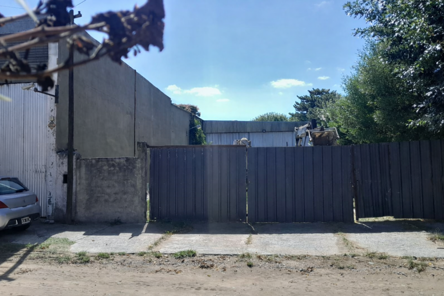 VENDO EN LA COSTA 2 DEPOSITOS EN BLOCK 900M2 (aprox.) C/ OFICINAS