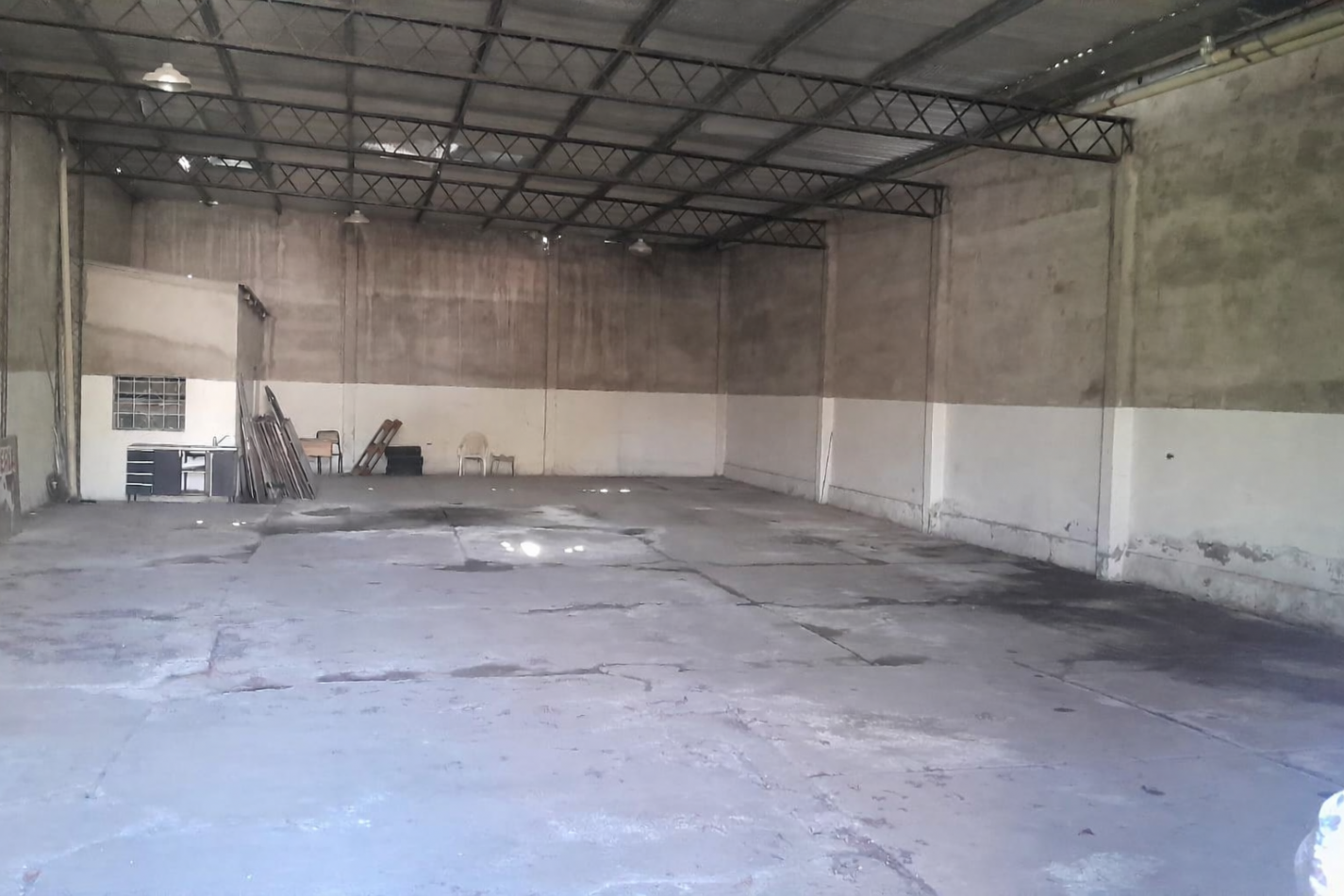 VENDO EN LA COSTA DEPOSITO CON OFICINAS