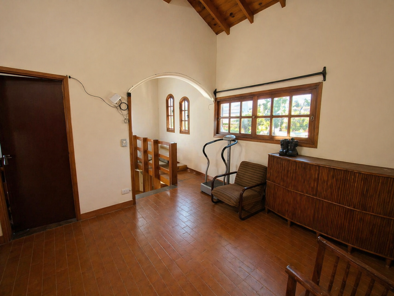 VENTA EN SANTA TERESITA, CASA 5 AMB. EXC UBICACION, S/LOTE 400M2 A ZONA CENTRO ¡OPORTUNIDAD!