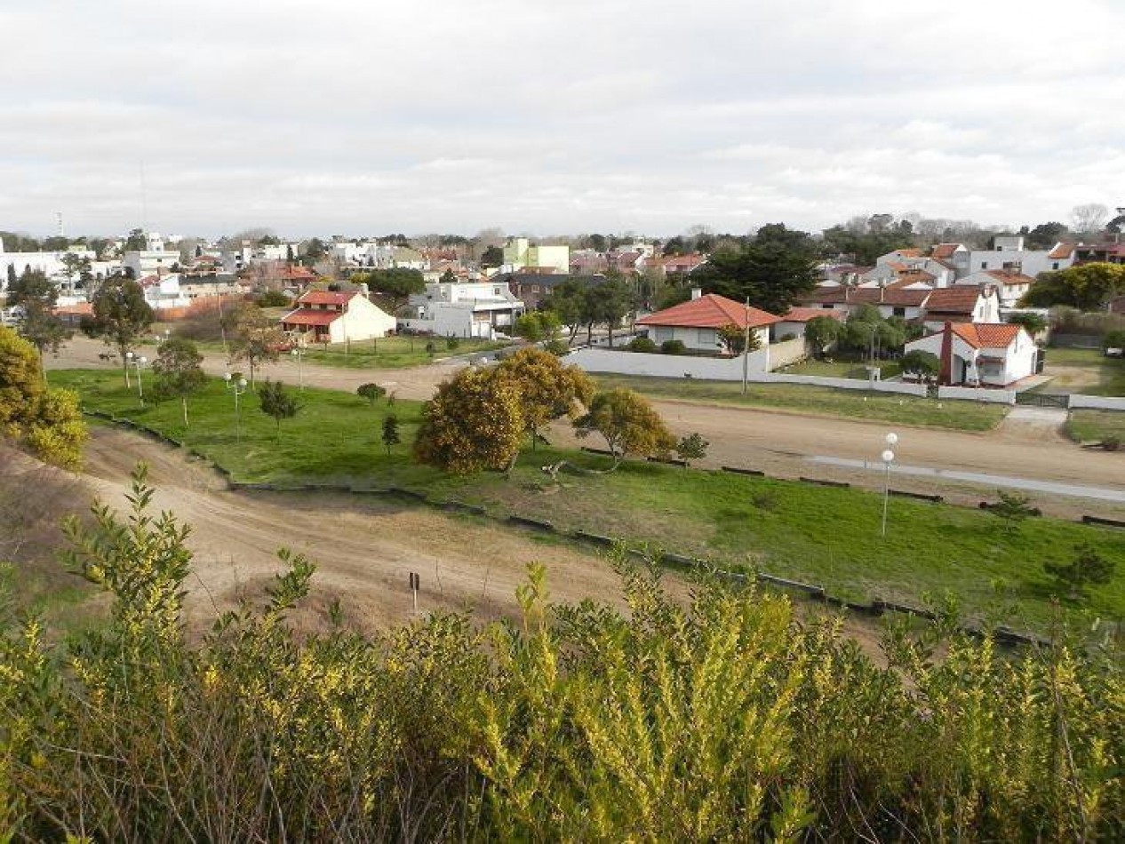 VENTA EN LA COSTA: COMPLEJO TURISTICO, 11 DUPLEX. ALTA RENTA, OPORTUNIDAD DE INVERSION