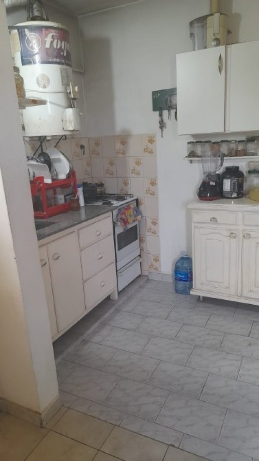 VENTA EN LA COSTA, IMPORTANTE LOCAL + 2 VIVIENDAS