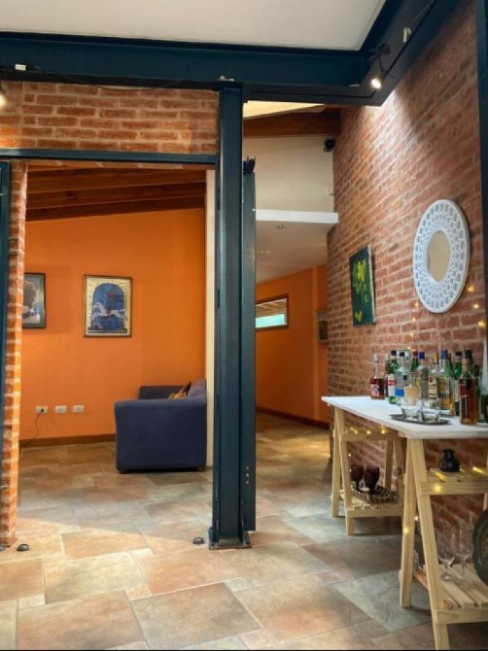 VENDO IMPORTANTE CASA QUINTA EN LOS CARDALES 5 AMB. C/PISCINA Y PARQUE
