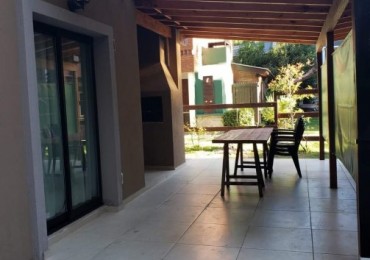 VENTA EN COSTA DEL ESTE, TRIPLEX 4 DORMITORIOS A ESTRENAR