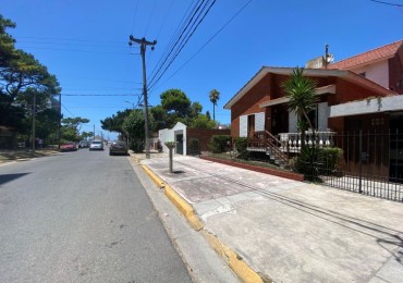 VENDO CASA EN SANTA TERESITA A METROS DEL MAR, 200M2 + SUBSUELO, OPORTUNIDAD!