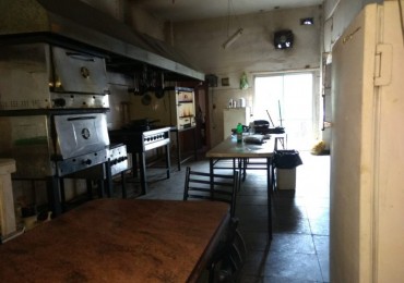 VENTA EN LA COSTA LOCAL CON VIVIENDA