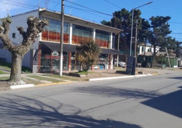 VENTA EN LA COSTA, IMPORTANTE LOCAL + 2 VIVIENDAS