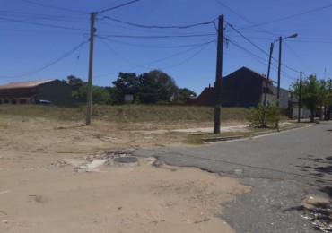 LOTE ESQUINA IDEAL INVERSION A 100 METROS DEL MAR ( LOTE 8 )