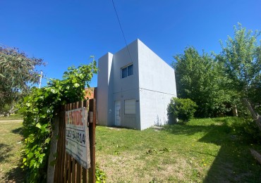 VENDE EN LA COSTA CASA EN DUPLEX C/TERRENO, OPORTUNIDAD