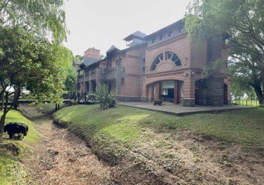 VENTA EN LA COSTA, IMPORTANTE VIVIENDA DE DISEÑO CON 430M2 CUBIERTOS. OPORTUNIDAD DE INVERSION